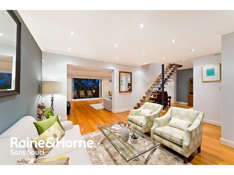 32 Benwerrin Avenue, Carss Park NSW 2221