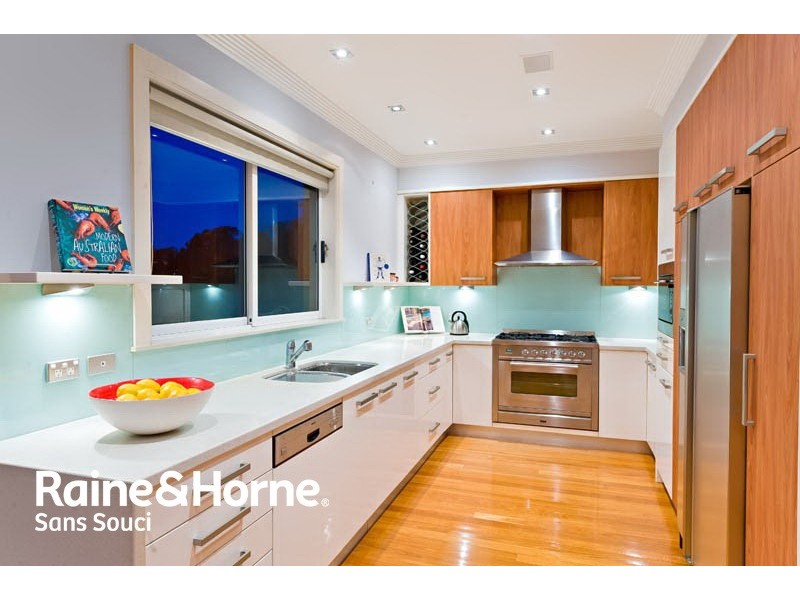 32 Benwerrin Avenue, Carss Park NSW 2221