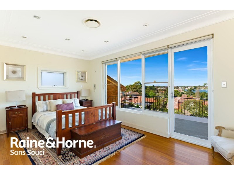 32 Benwerrin Avenue, Carss Park NSW 2221