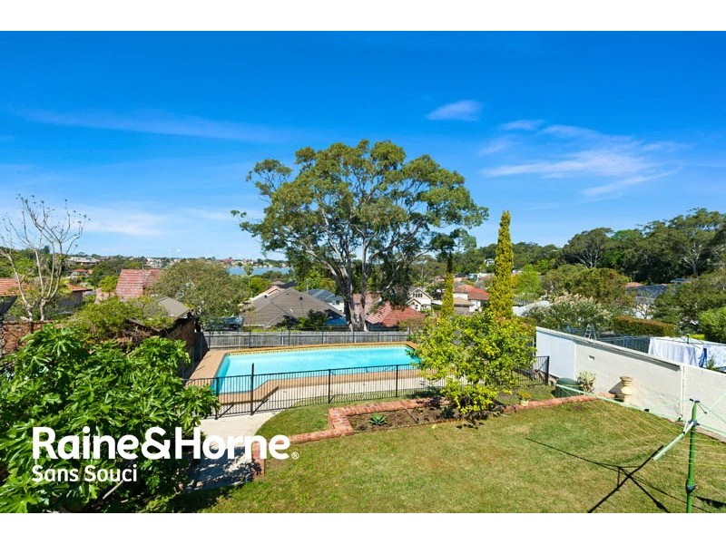 32 Benwerrin Avenue, Carss Park NSW 2221