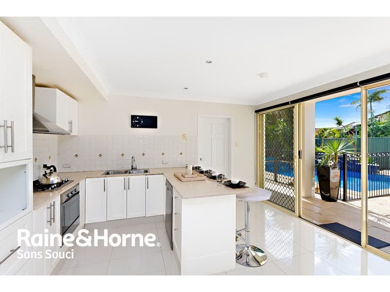 8 Peel Place, Sylvania Waters NSW 2224