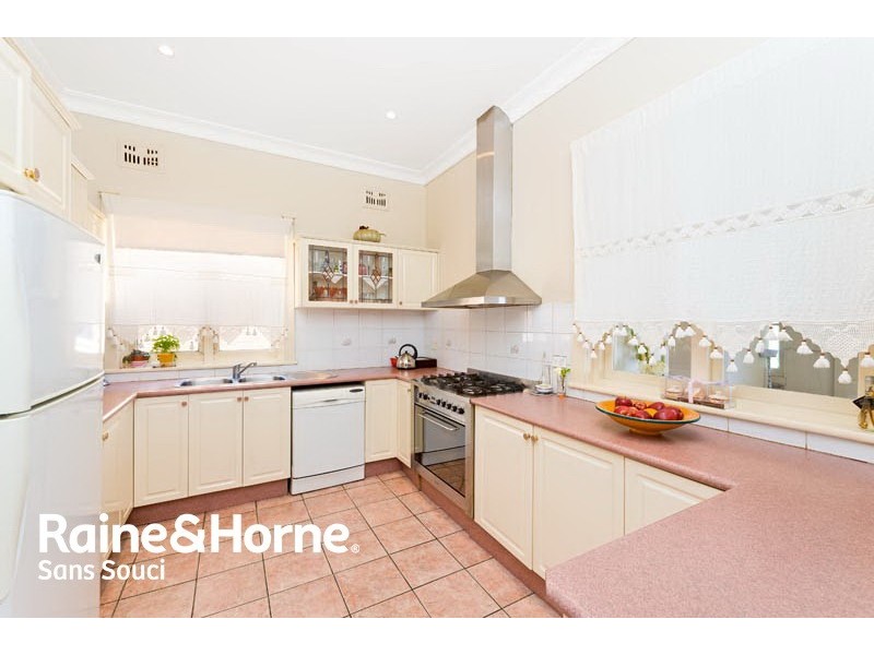 56 General Holmes Drive, Brighton-le-sands NSW 2216