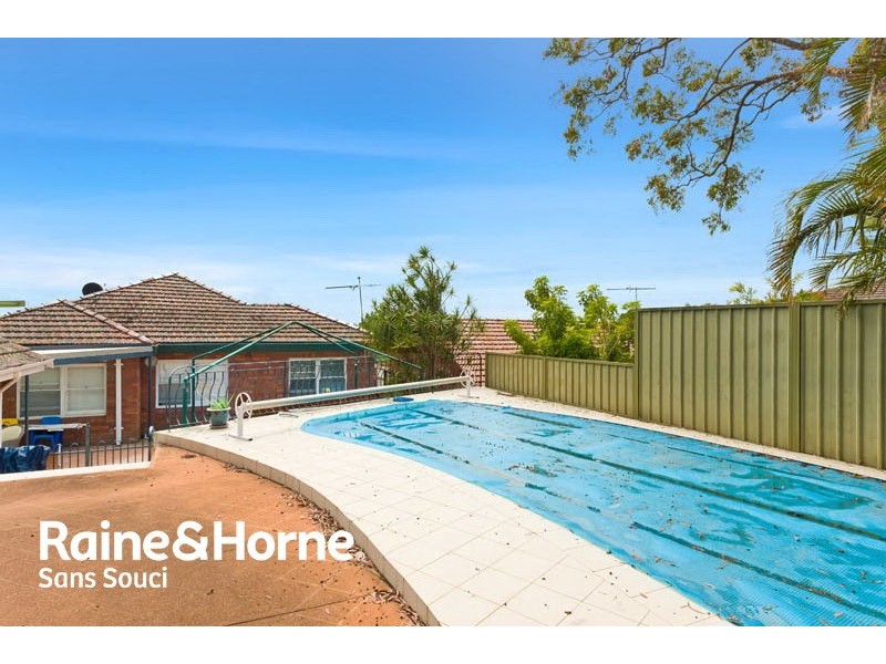 5 Benwerrin Avenue, Carss Park NSW 2221