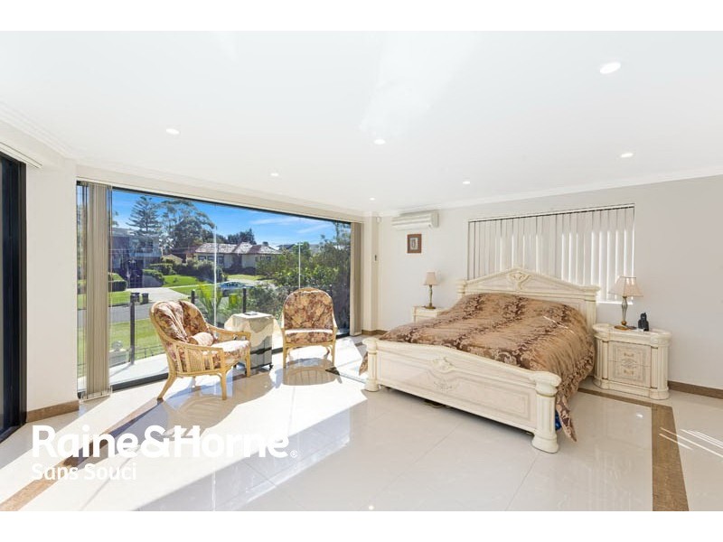 30 Old Taren Point Road, Taren Point NSW 2229