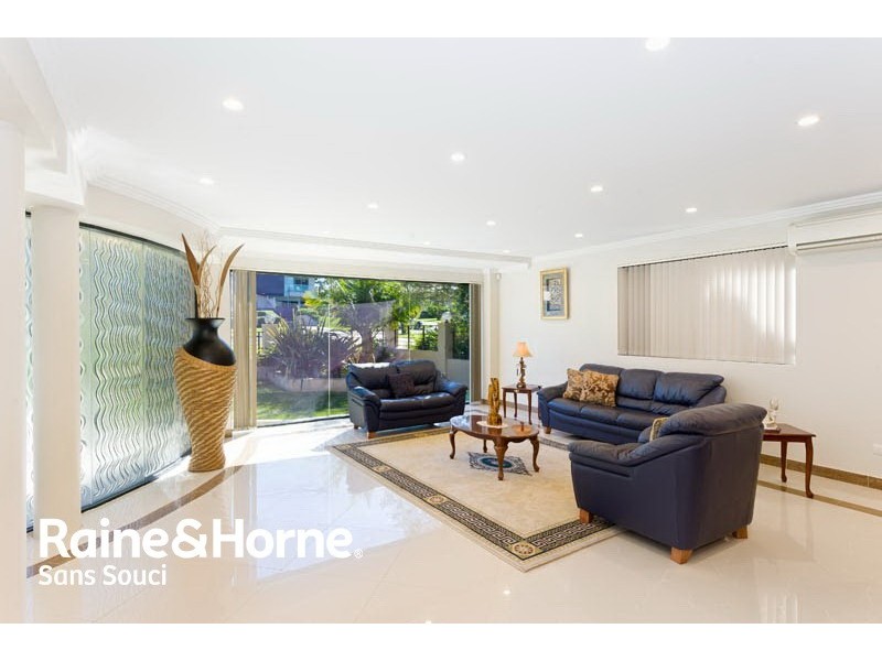 30 Old Taren Point Road, Taren Point NSW 2229