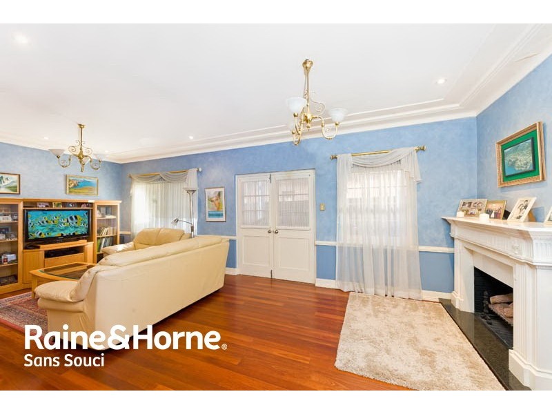 19 Bunyala Street, Carss Park NSW 2221