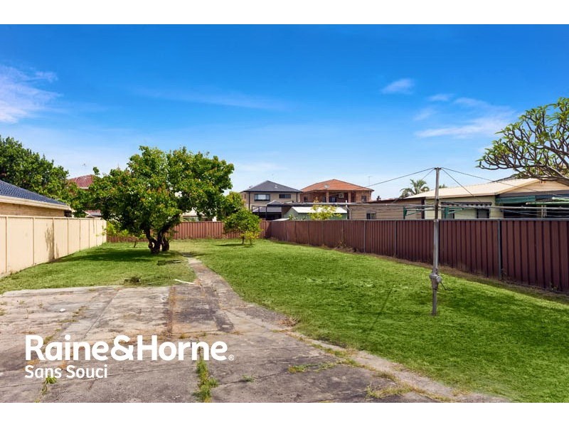 6 Robinson Street, Monterey NSW 2217