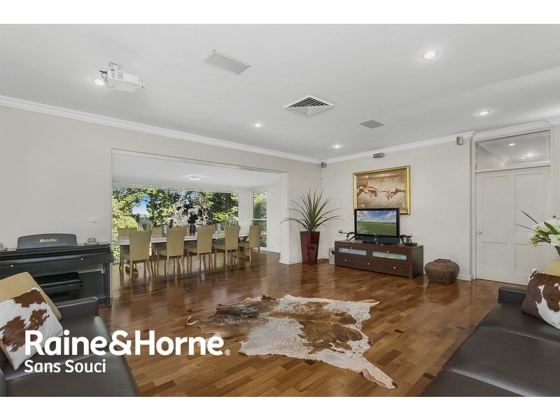 14 Gnarbo Avenue, Carss Park NSW 2221