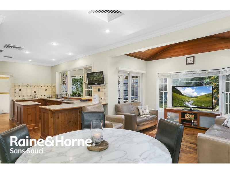 14 Gnarbo Avenue, Carss Park NSW 2221