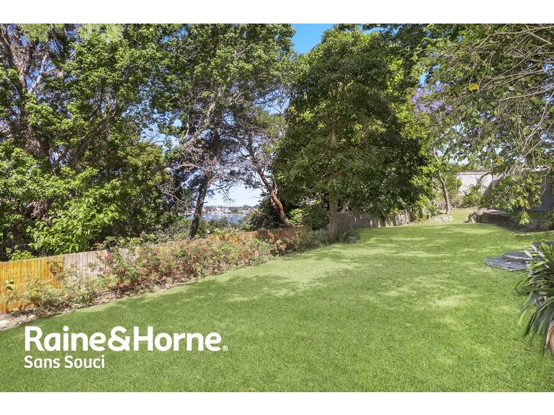 14 Gnarbo Avenue, Carss Park NSW 2221