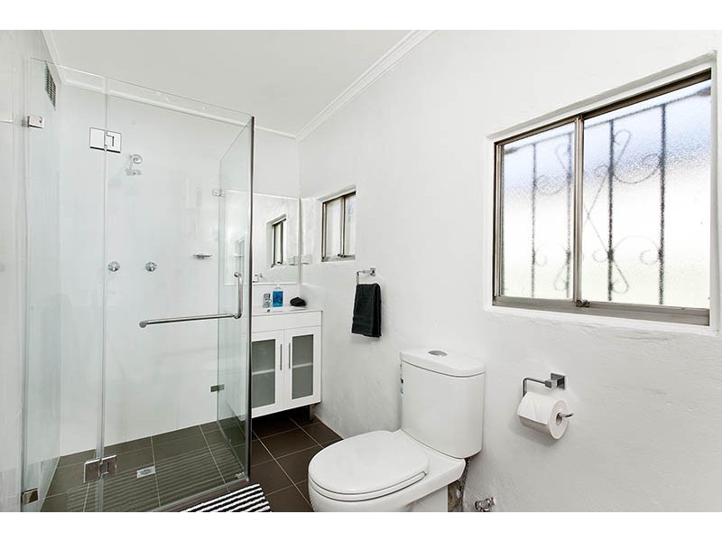 11 Frederick Street, St Peters NSW 2044