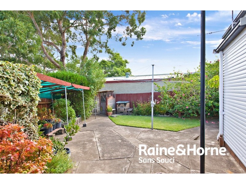 2 Johnston Avenue, Kogarah Bay NSW 2217