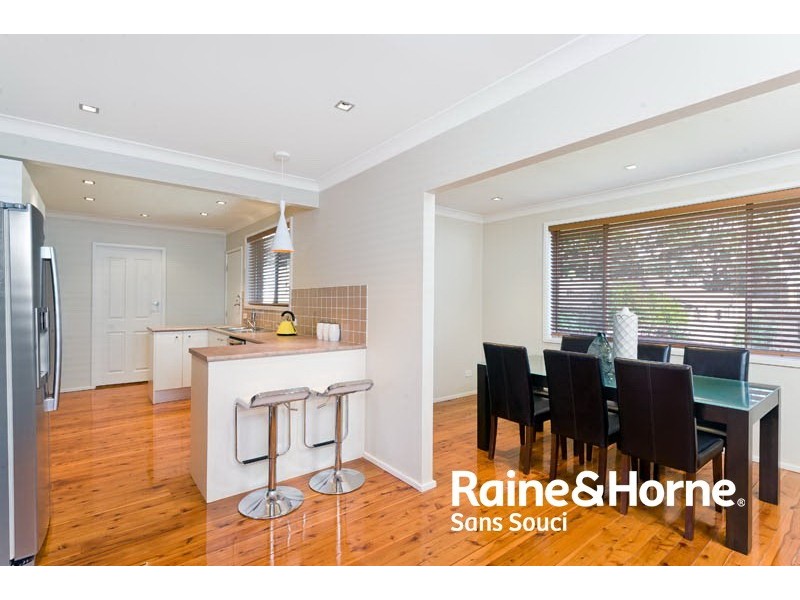 4 David Place, Peakhurst NSW 2210