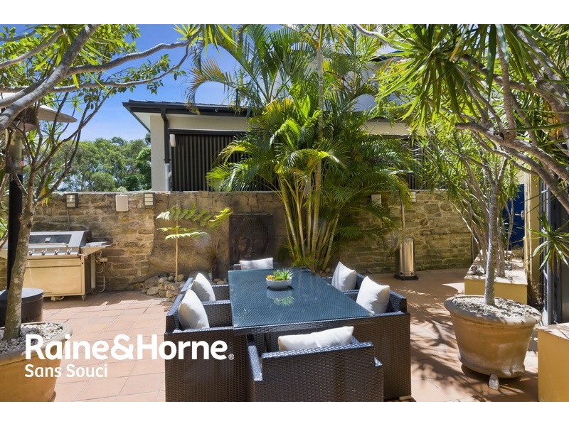 7 Shade Place, Lugarno NSW 2210