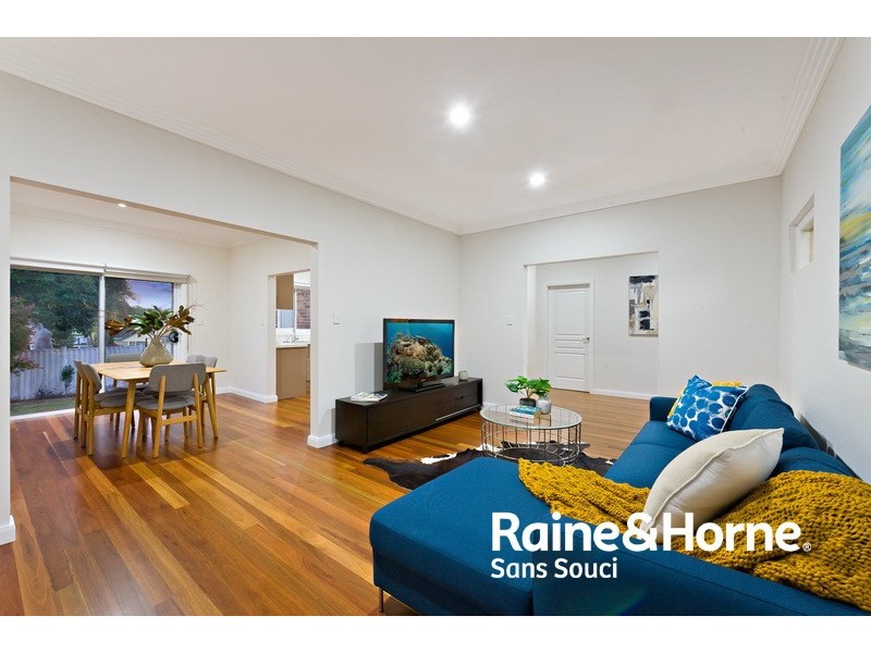 32 Carwar Avenue, Carss Park NSW 2221