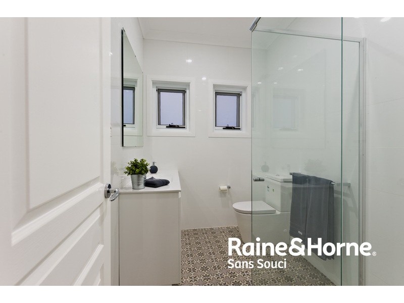 32 Carwar Avenue, Carss Park NSW 2221