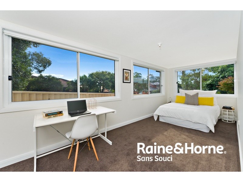 32 Carwar Avenue, Carss Park NSW 2221