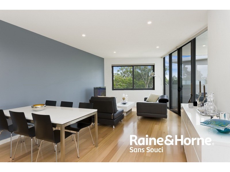 301A/2 Rowe Drive, Potts Hill NSW 2143