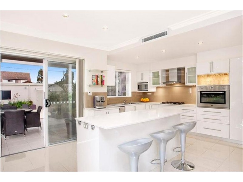 20 Bonanza Parade, Sans Souci NSW 2219