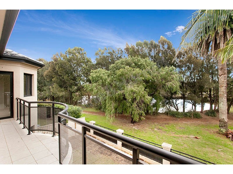 17 Lakeside Drive, Monterey NSW 2217