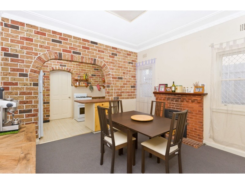 16 Braeside Avenue, Penshurst NSW 2222