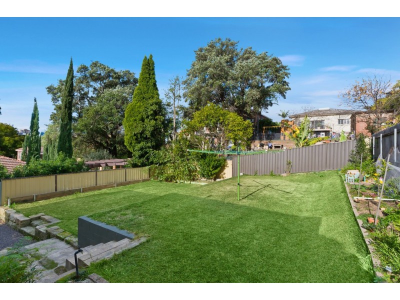 16 Braeside Avenue, Penshurst NSW 2222