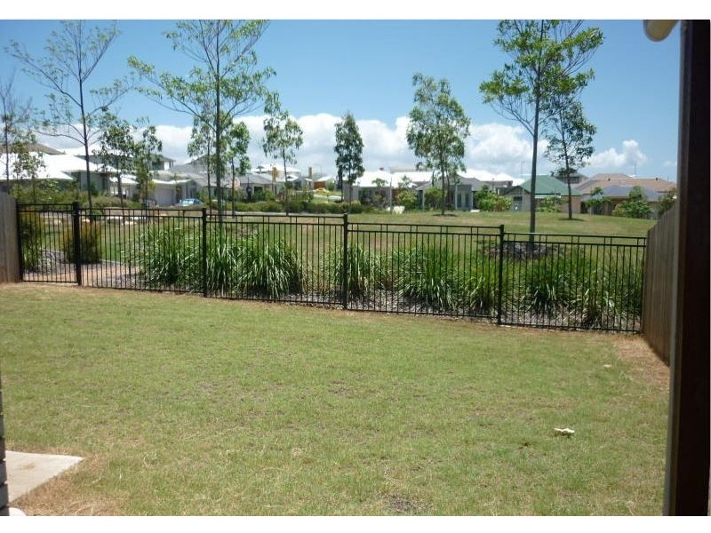 8 Franklin Street, North Lakes QLD 4509