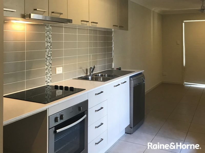 2/28 Honeyeater Crescent, Dakabin QLD 4503