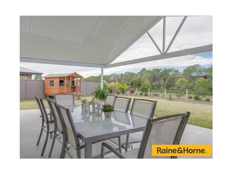 114 Summerfields Dr, Caboolture QLD 4510