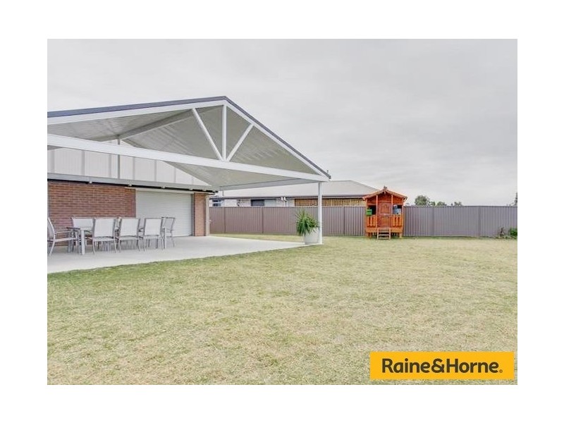 114 Summerfields Dr, Caboolture QLD 4510