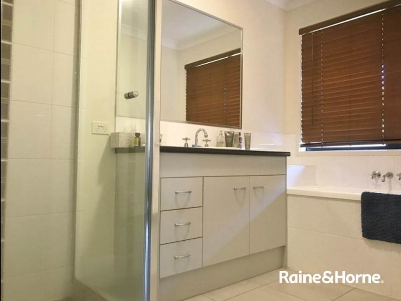 6 Redcedar Pl, Morayfield QLD 4506