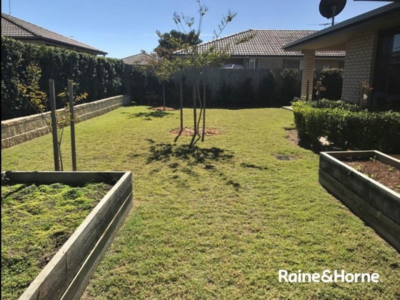 6 Redcedar Pl, Morayfield QLD 4506