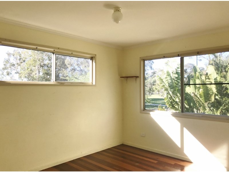 18 Rowe St, Caboolture QLD 4510