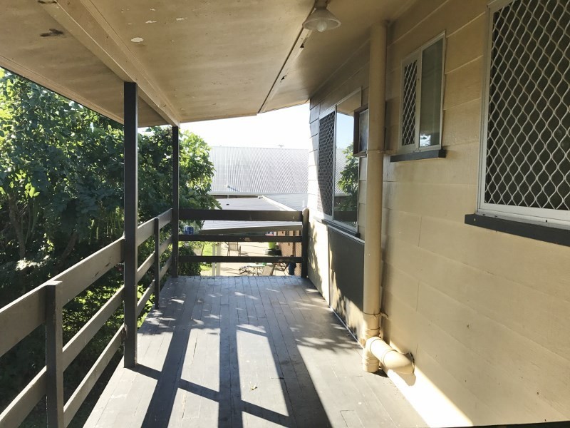 18 Rowe St, Caboolture QLD 4510