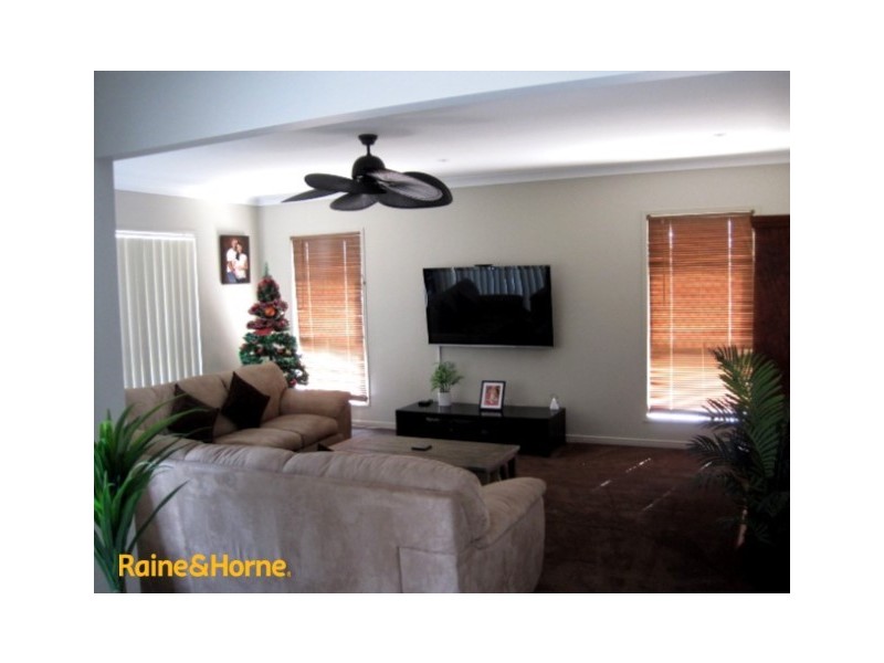 16 COFFEY COURT, Beachmere QLD 4510