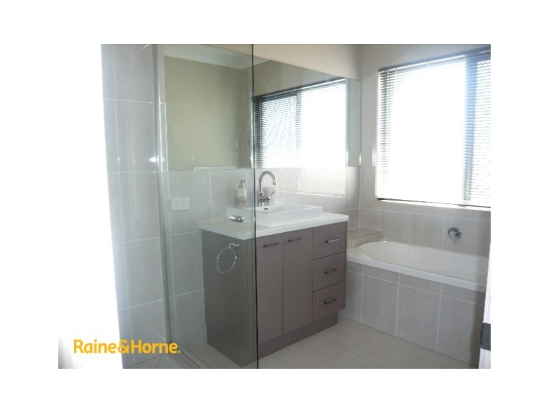 16 COFFEY COURT, Beachmere QLD 4510