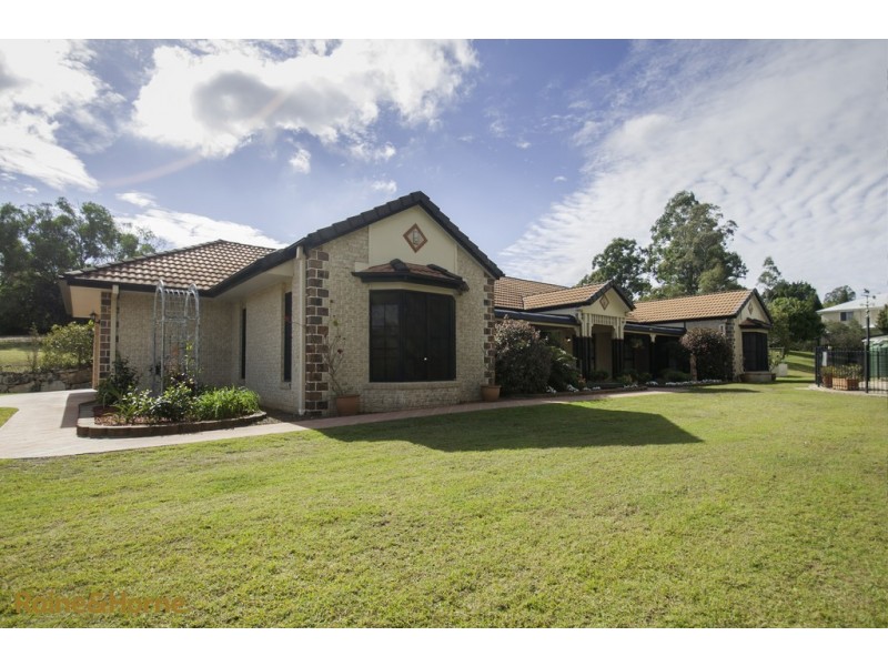 2-6 SAUVIGNON DRIVE, Morayfield QLD 4506