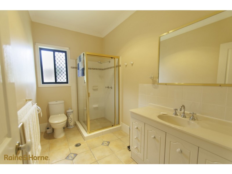 2-6 SAUVIGNON DRIVE, Morayfield QLD 4506