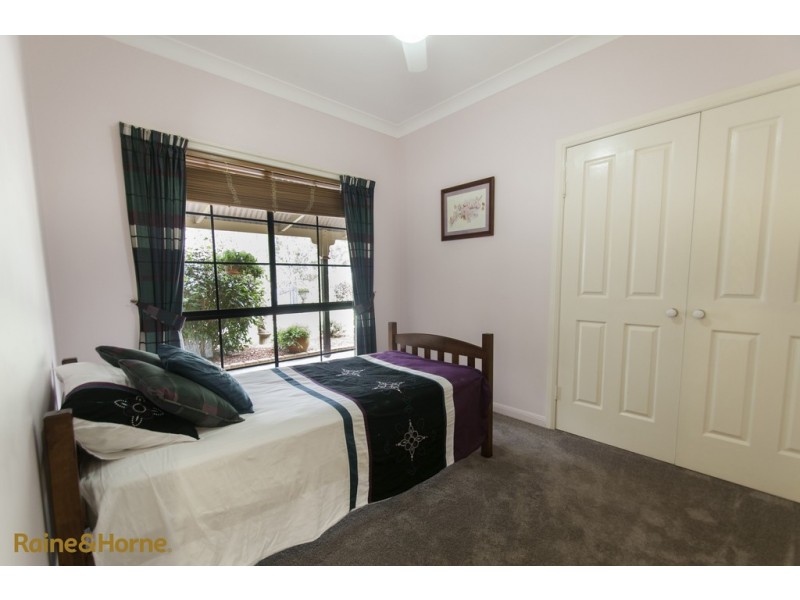 2-6 SAUVIGNON DRIVE, Morayfield QLD 4506