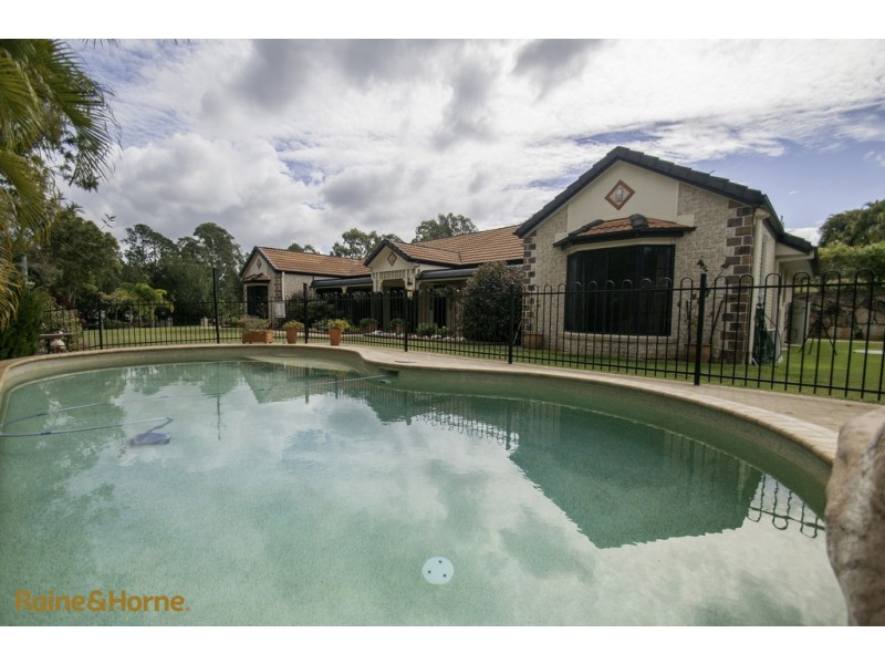 2-6 SAUVIGNON DRIVE, Morayfield QLD 4506