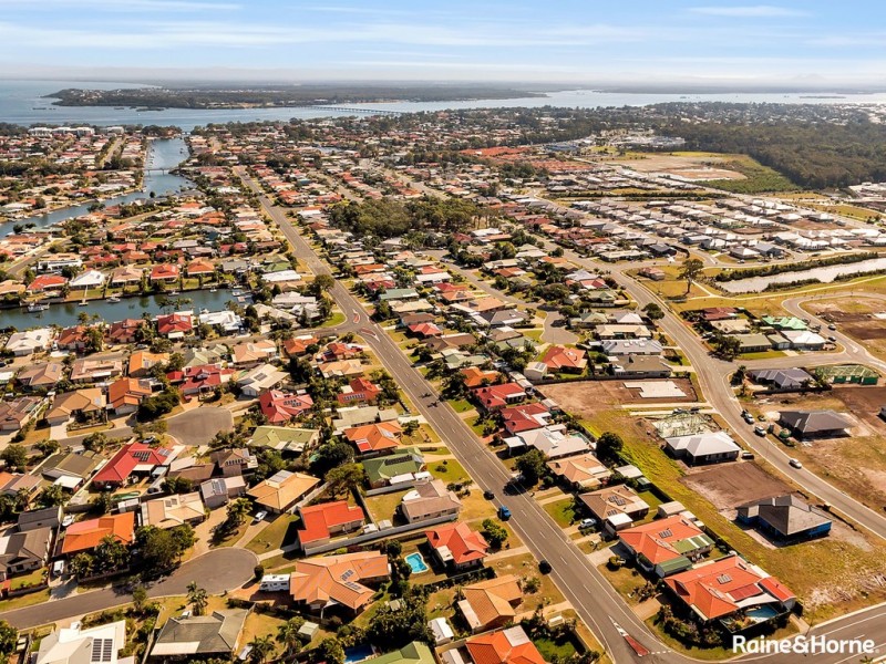 82 JASMIN DRIVE, Bongaree QLD 4507