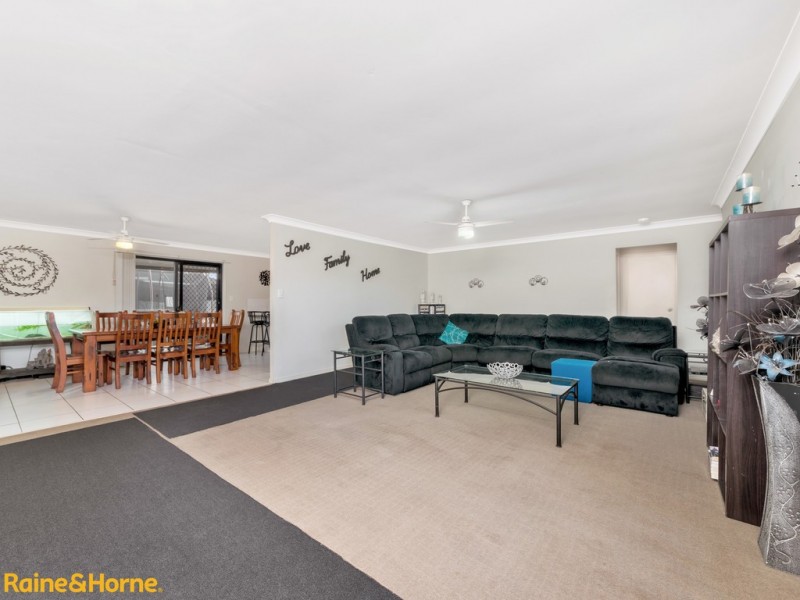 5 Lemon Myrtle Dr, Morayfield QLD 4506
