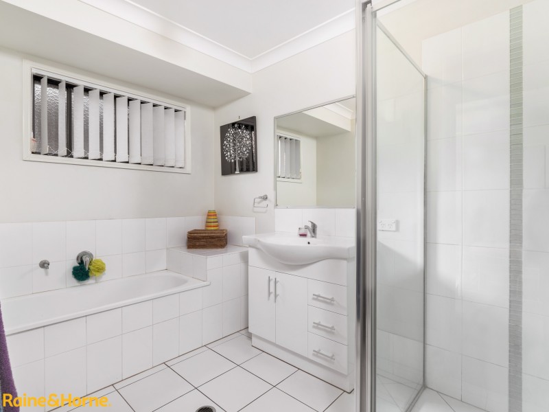 5 Lemon Myrtle Dr, Morayfield QLD 4506