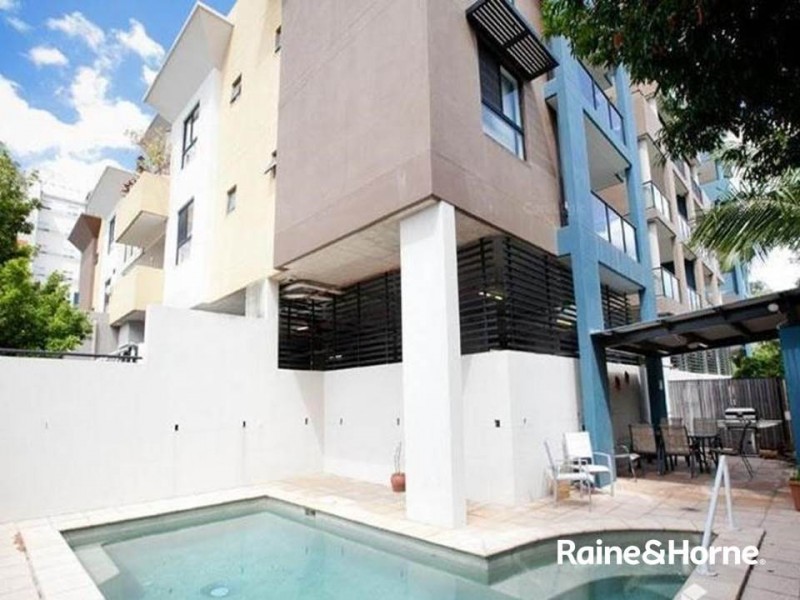 61/46 Playfield Street, Chermside QLD 4032