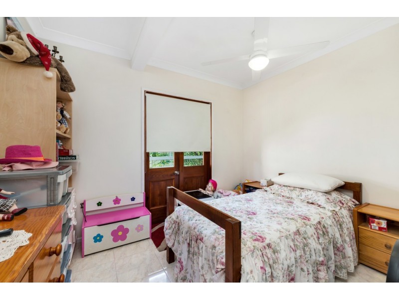 9 MAIN STREET, Beachmere QLD 4510