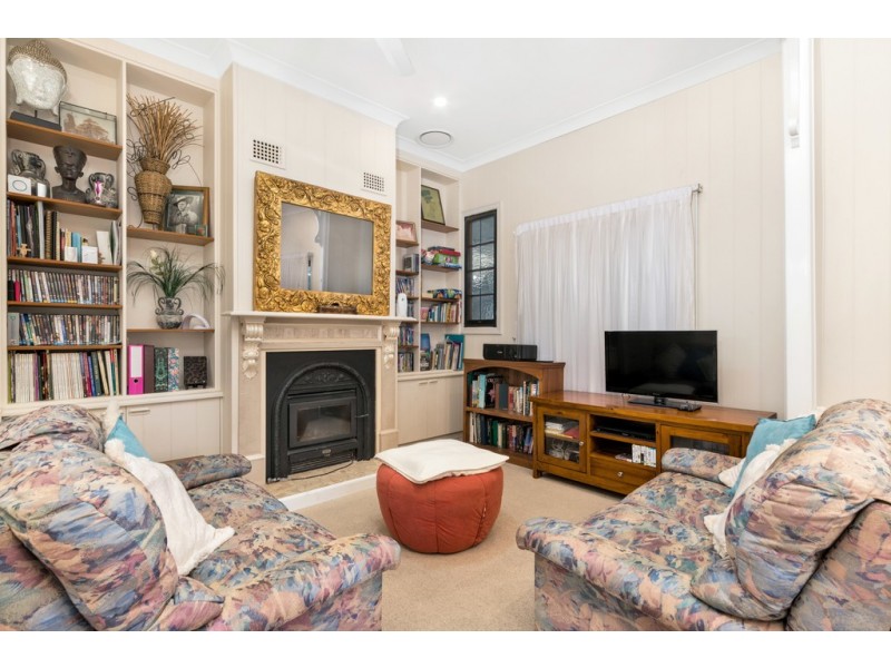 9 MAIN STREET, Beachmere QLD 4510