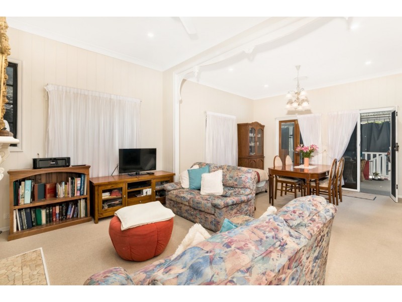 9 MAIN STREET, Beachmere QLD 4510