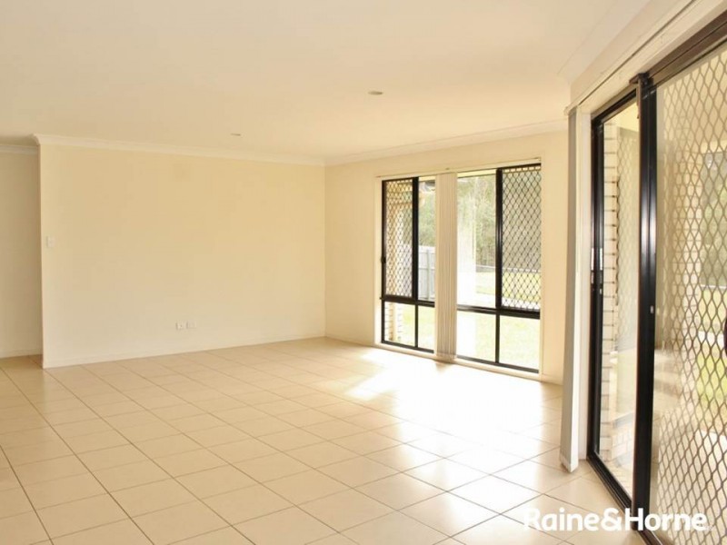 6 Shields Crt, Morayfield QLD 4506
