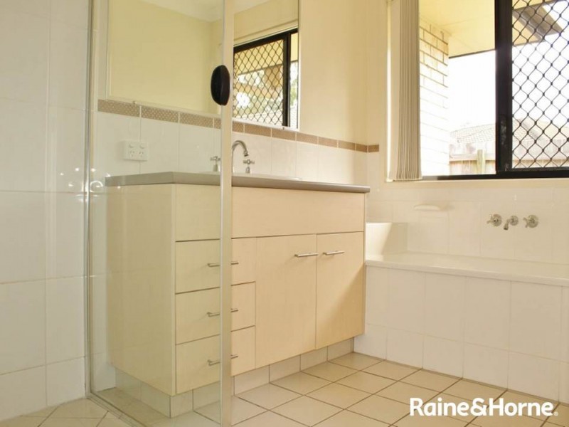 6 Shields Crt, Morayfield QLD 4506