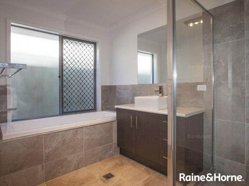 2 / 200 Graham Road, Morayfield QLD 4506